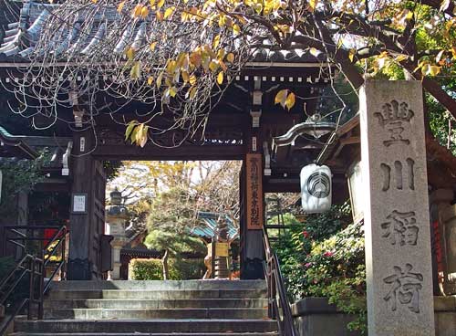豊川稲荷東京別院の山門