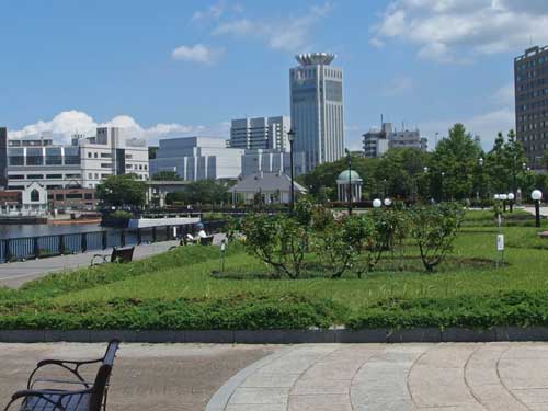 汐入駅付近の風景