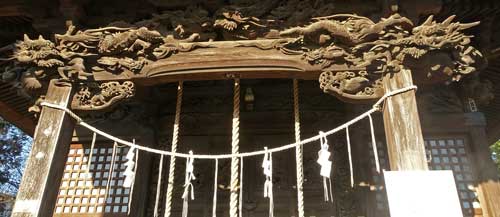 拝殿天井部の彫刻