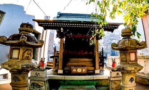 朝日稲荷神社の社殿